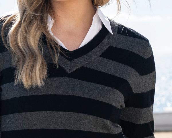 MARBLE 8018 V-NECK SWEATER WITH BUTTTON CUFF DETAIL