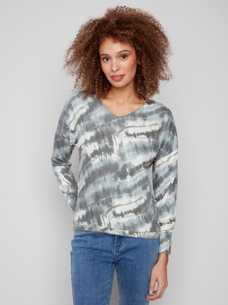 CHARLIE B C1292GPK LONG SLEEVES PRINTED V-NECK KNIT TOP- 2 COLOURS