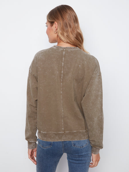 CHARLIE B C1417R TOP WITH APPLIQUÉ