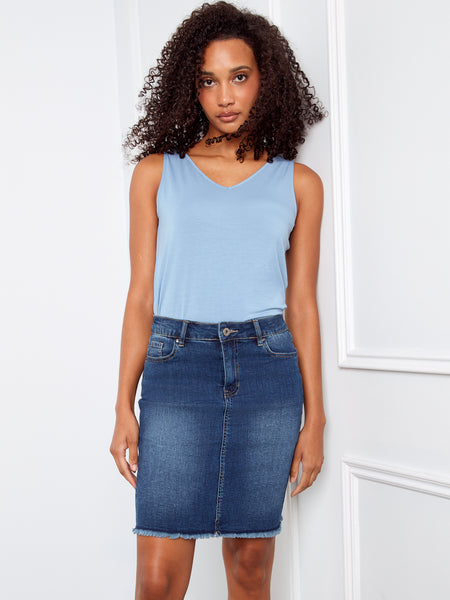 CHARLIE B C7042TT STRETCH DENIM SKORT WITH FRAYED HEM- 3 COLOURS