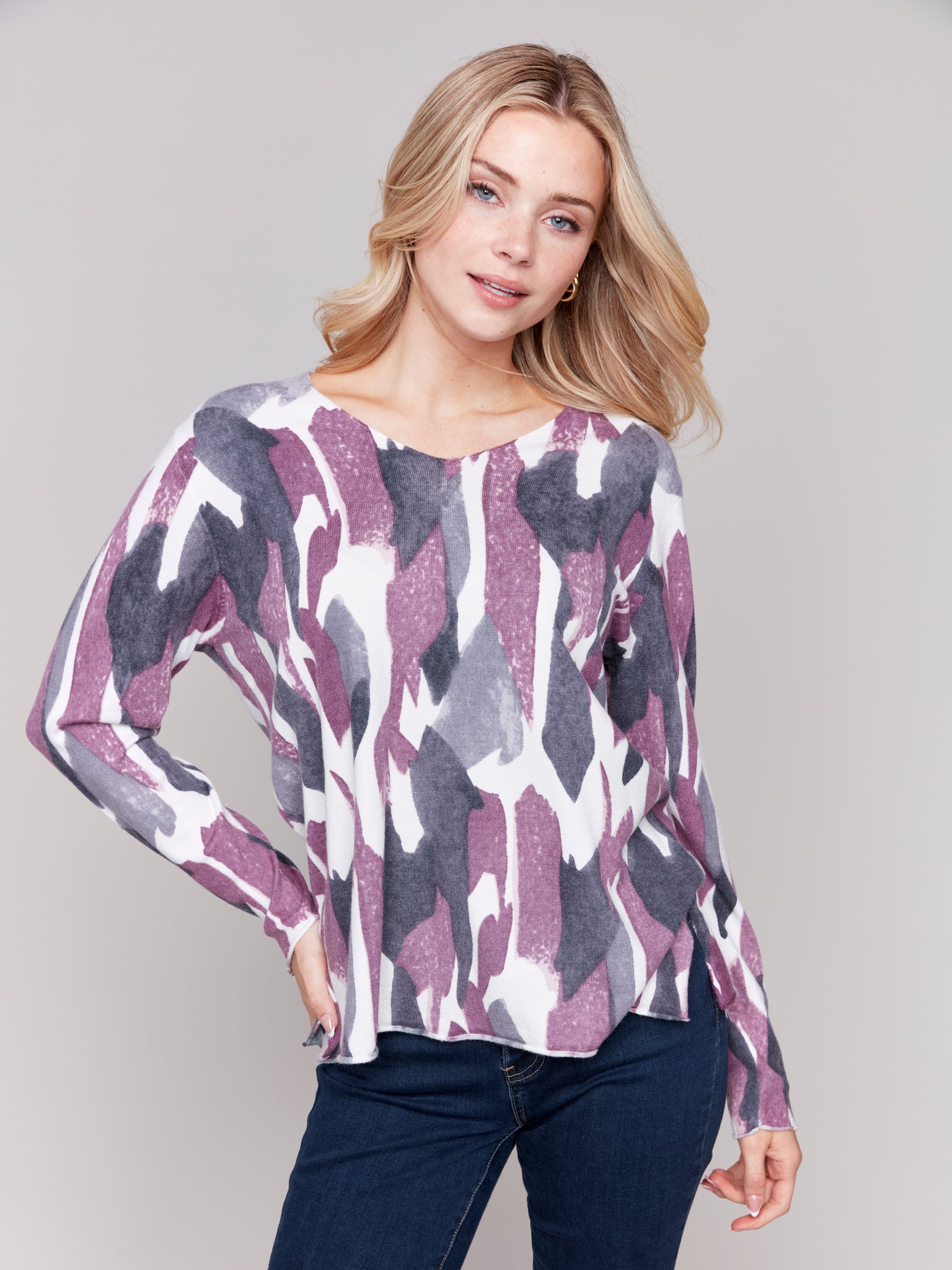 CHARLIE B C2279RP PRINTED V-NECK LONG SLEEVE PLUSHY BASIC SWEATER